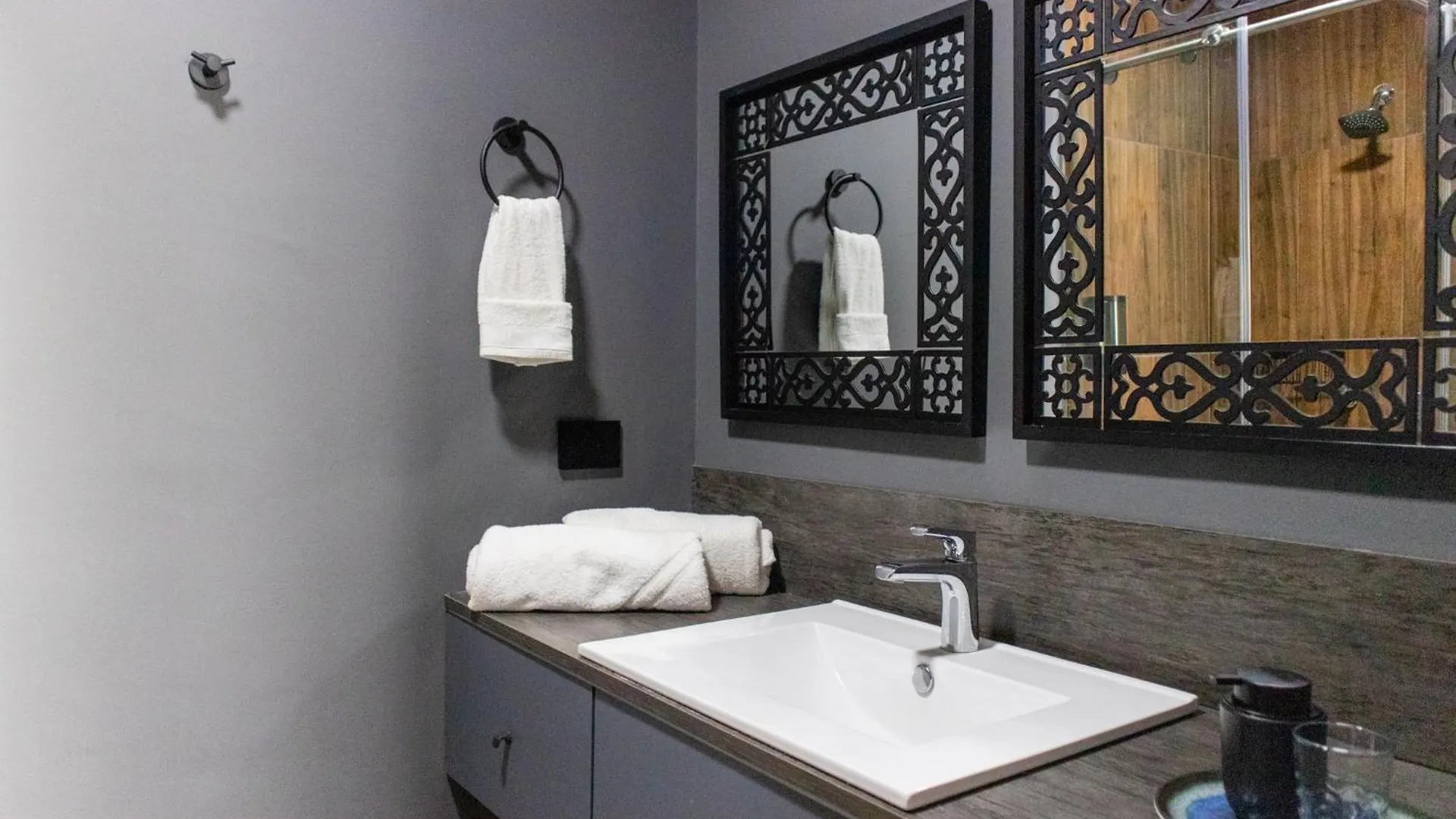 Apartamento Estilo Industrial Moderno Cali 0*,